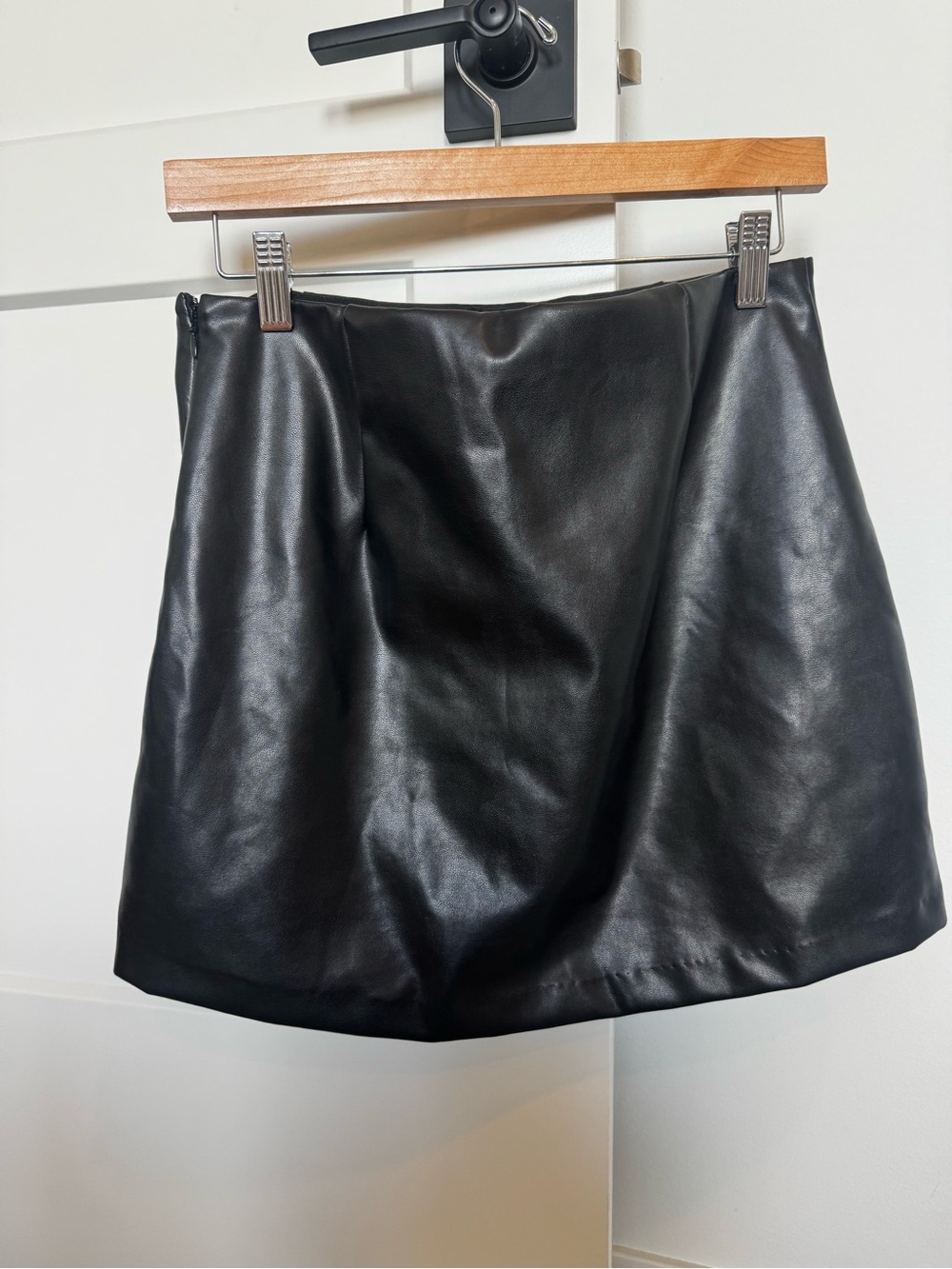 Abercrombie & Fitch Black Vegan Leather Mini Skort Size M